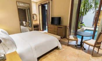 Bastion Luxury Hotel