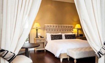 Bastion Luxury Hotel