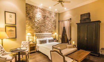 Bastion Luxury Hotel