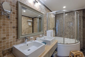 Divan Suites Batumi