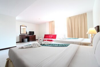 Crown Pattaya Beach Hotel