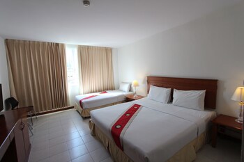 Crown Pattaya Beach Hotel
