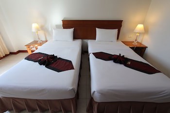 Crown Pattaya Beach Hotel