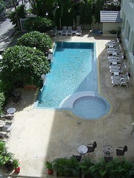 Crown Pattaya Beach Hotel