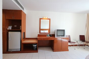 Crown Pattaya Beach Hotel
