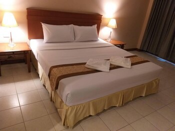 Crown Pattaya Beach Hotel