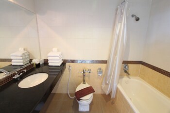 Crown Pattaya Beach Hotel