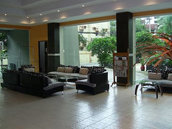 Crown Pattaya Beach Hotel