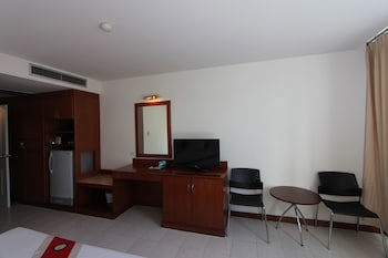 Crown Pattaya Beach Hotel