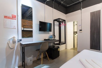 City Hotel