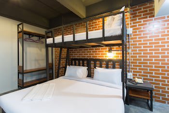 City Hotel