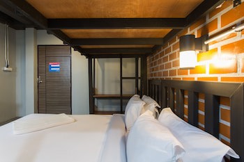 City Hotel