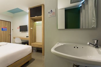 City Hotel