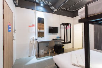 City Hotel