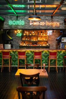 Boris Hotel