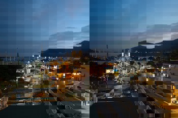 Dedeminn Marina Hotel