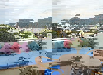 Dedeminn Marina Hotel