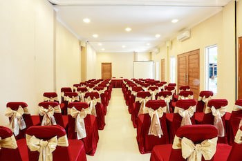 Arini Hotel