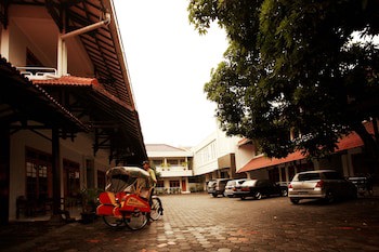 Arini Hotel