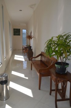 Arini Hotel