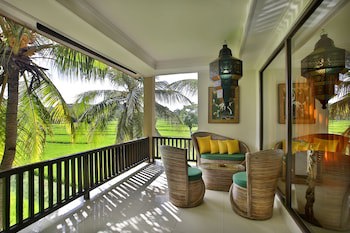 Green Field Hotel And Restaurant