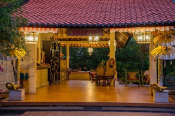 Green Field Hotel And Restaurant