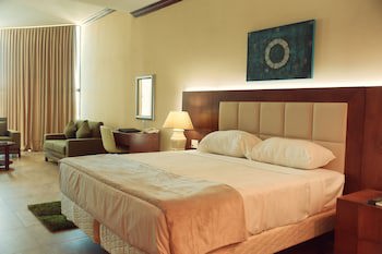 Ramada Georgetown Princess Hotel