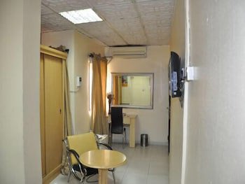 Solitude Hotel Yaba
