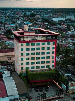 Grand Zuri Dumai (Adults Only)