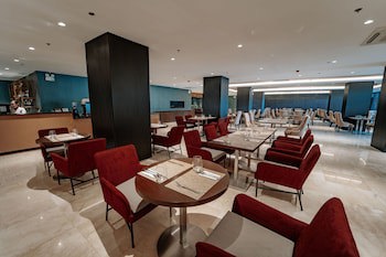 The Metrocentre Hotel And Convention Center
