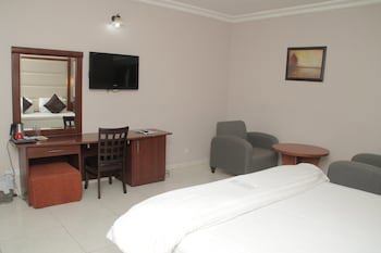 Denis Hotel