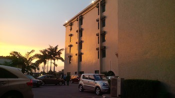 Denis Hotel