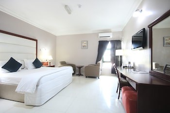 Denis Hotel