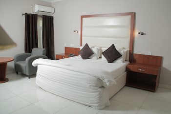 Denis Hotel