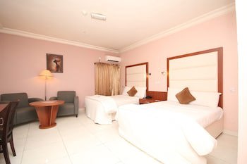 Denis Hotel