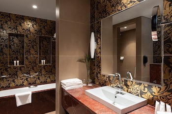 Crowne Plaza Riyadh Rdc Hotel & Convention, An Ihg Hotel