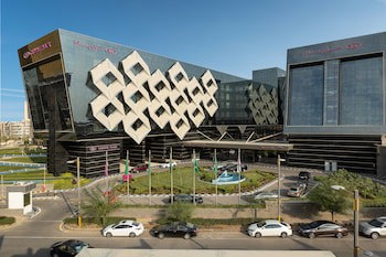 Crowne Plaza Riyadh Rdc Hotel & Convention, An Ihg Hotel