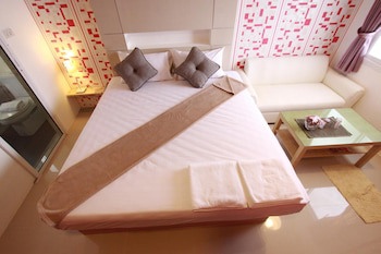 Bearing 26 Hotel