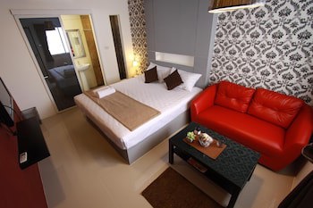 Bearing 26 Hotel