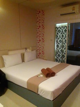 Bearing 26 Hotel