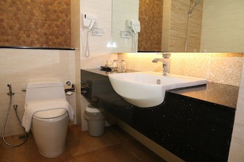 Crystal Palace Luxury Hotel