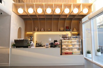 Crystal Palace Luxury Hotel