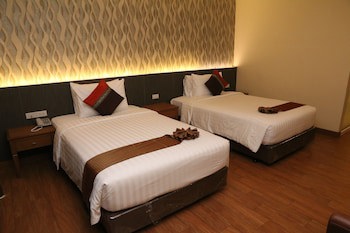 Crystal Palace Luxury Hotel