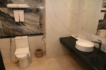 Crystal Palace Luxury Hotel