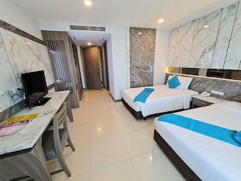 Crystal Palace Luxury Hotel