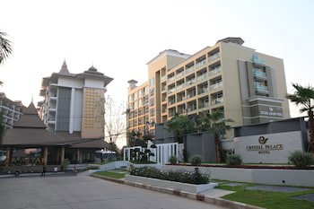 Crystal Palace Luxury Hotel