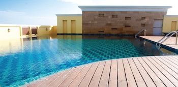 Crystal Palace Luxury Hotel