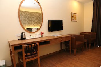 Crystal Palace Luxury Hotel
