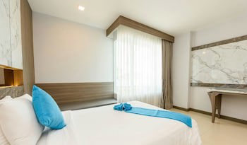 Crystal Palace Luxury Hotel
