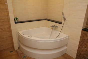 Crystal Palace Luxury Hotel